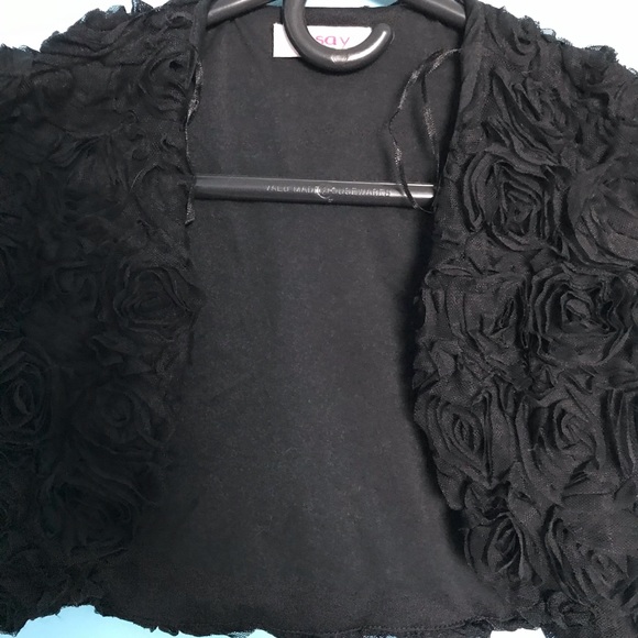 NWOT ORSAY Evening shrug with mesh roses - Picture 5 of 7